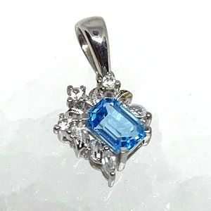 Swiss Blue Topaz .925 Pendant Leaf Design Sterling Silver